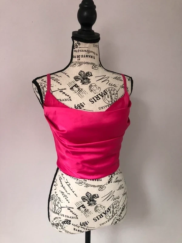 🌸 Satin Fuchsia Strappy Top - Estimated Size S/M - Very Good Condition – photo 2
